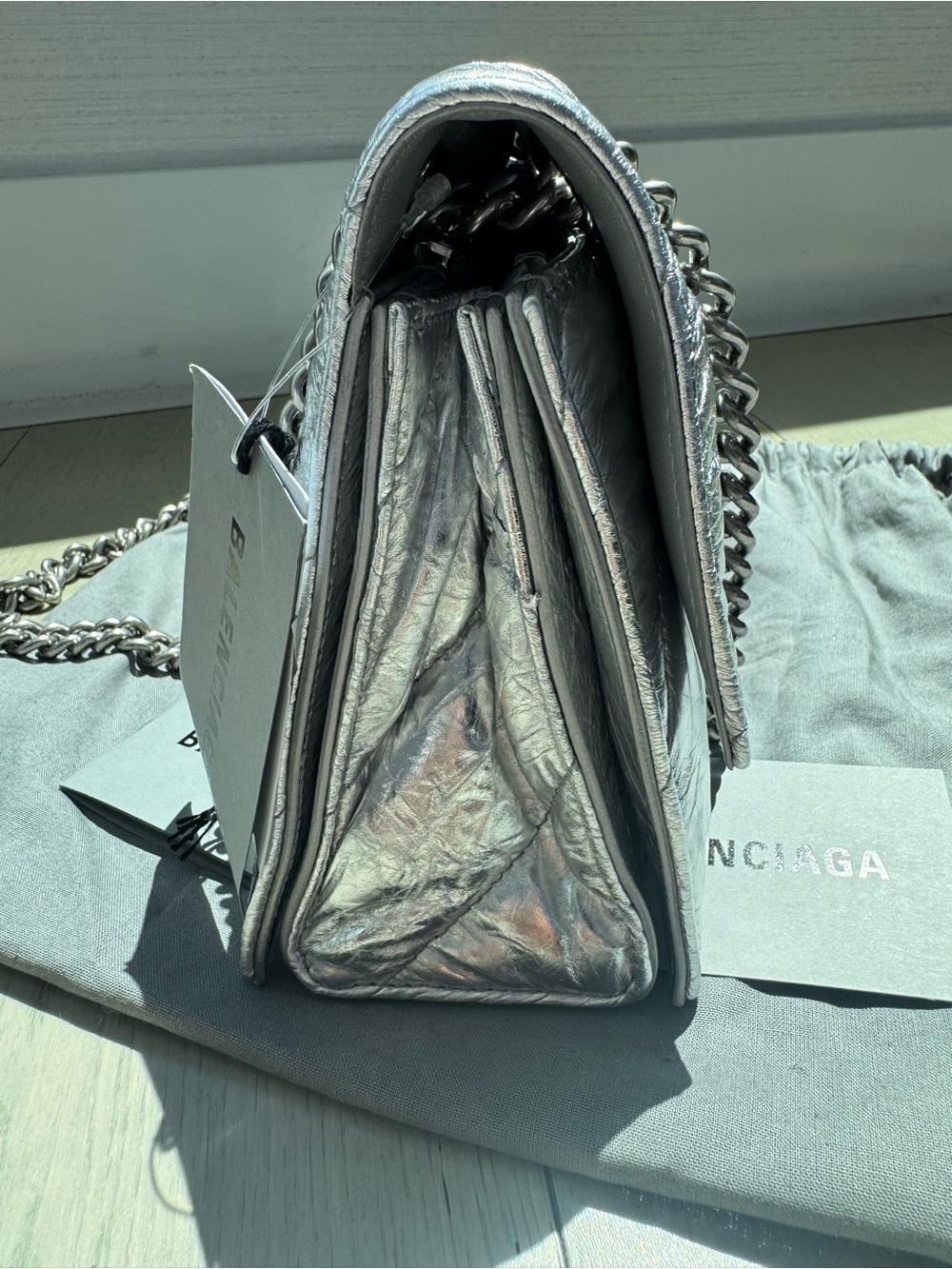 Balenciaga
Small Crush Quilted
Silver Leather Shoulder Bag - Picture 6 of 16